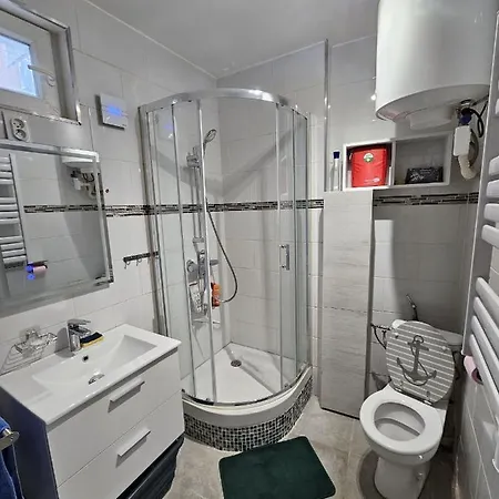 Daire Equipe Et Chaleureux En Rez De Chaussee, Parfait Pour Explorer